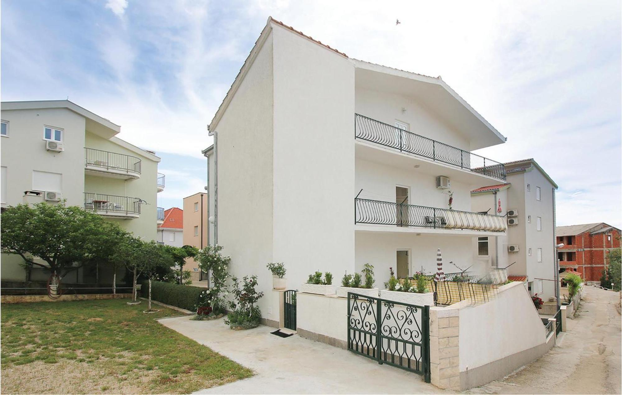 Beautiful Apartment In Omis With Wifi エクステリア 写真